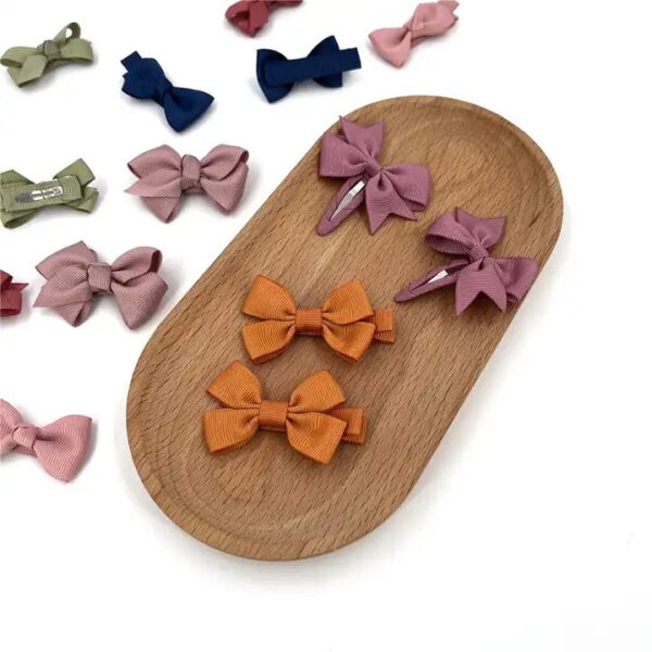 Small Plain Bow with Clip - Image 3